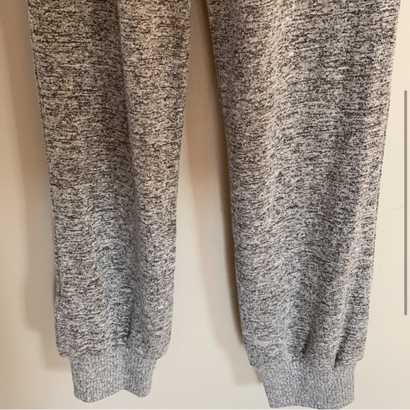 Express Off the Shoulder Heathered Lounge Jumpsuit - Picture 7 of 7